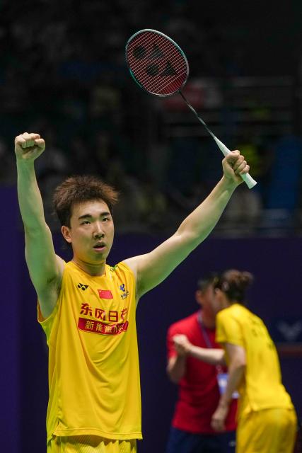 (260725) -- CHANGZHOU, July 25, 2026 (Xinhua) -- Guo Xinwa (L)/Chen Fanghui celebrate after winning the mixed doubles semifinal match between Guo Xinwa/Chen Fanghui of China and Dechapol Puavaranukroh/Supissara Paewsampran of Thailand at the 2026 China Open badminton tournament in Changzhou, east China's Jiangsu Province, July 25, 2026. (Xinhua/Li Bo)