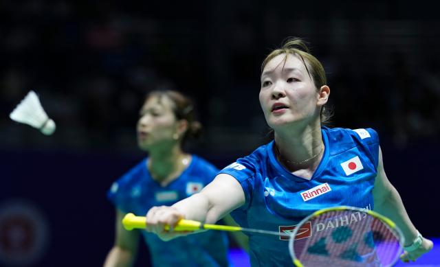 (260725) -- CHANGZHOU, July 25, 2026 (Xinhua) -- Fukushima Yuki/Matsumoto Mayu (front) compete during the women's doubles semifinal match between Li Yijing/Luo Xumin of China and Fukushima Yuki/Matsumoto Mayu of Japan at the China Open 2026 badminton tournament in Changzhou, east China's Jiangsu Province, July 25, 2026. (Xinhua/Sun Fei)