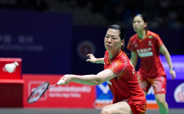 (260725) -- CHANGZHOU, July 25, 2026 (Xinhua) -- Li Yijing/Luo Xumin (front) compete during the women's doubles semifinal match between Li Yijing/Luo Xumin of China and Fukushima Yuki/Matsumoto Mayu of Japan at the China Open 2026 badminton tournament in Changzhou, east China's Jiangsu Province, July 25, 2026. (Xinhua/Sun Fei)