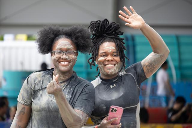 (260725) -- BORYEONG, July 25, 2026 (Xinhua) -- Tourists pose for photos during the 2026 Boryeong Mud Festival at the Daecheon beach in Boryeong, South Korea, July 25, 2026. (Photo by Jun Hyosang/Xinhua)