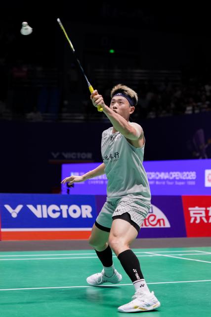 (260725) -- CHANGZHOU, July 25, 2026 (Xinhua) -- Lin Chun-Yi competes during the men's singles semifinal match between Chou Tien Chen of Chinese Taipei and Lin Chun-Yi of Chinese Taipei at the China Open 2026 badminton tournament in Changzhou, east China's Jiangsu Province, July 25, 2026. (Xinhua/Li Bo)