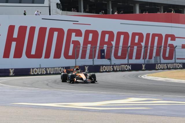 (260727) -- MOGYOROD, July 27, 2026 (Xinhua) -- McLaren's Lando Norris of Britain competes during the race of the Formula One Hungarian Grand Prix at the Hungaroring in Mogyorod, near Budapest, Hungary, July 26, 2026. (Photo by Attila Volgyi/Xinhua)