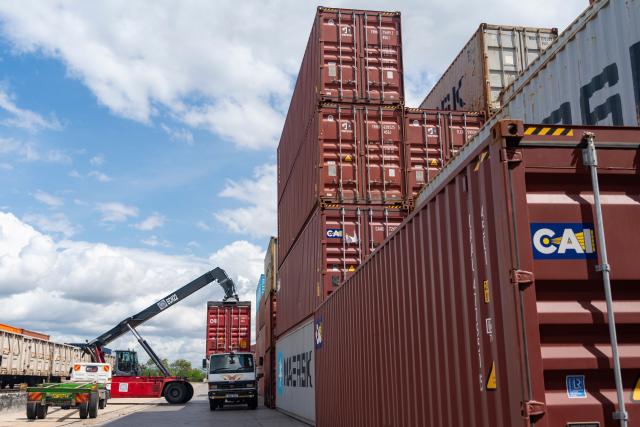 (260727) -- MOMBASA, July 27, 2026 (Xinhua) -- A crane hoists a container at Port Reitz Station along the Mombasa-Nairobi Standard Gauge Railway (SGR) in Mombasa, Kenya, July 9, 2026. The cumulative freight volume transported along Kenya's Mombasa-Nairobi SGR, a flagship project under the Belt and Road Initiative (BRI) cooperation, has exceeded 50 million tonnes as of July 26, the operator said on Monday.
   Since commencing operations on May 31, 2017, the Mombasa-Nairobi SGR has maintained a safe operational record for more than 3,300 consecutive days. (Xinhua/Xie Jianfei)
