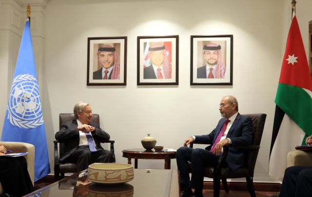 (260727) -- AMMAN, July 27, 2026 (Xinhua) -- Jordan's Deputy Prime Minister and Minister of Foreign Affairs and Expatriates Ayman Safadi (R) and UN Secretary-General Antonio Guterres meet in Amman, Jordan, July 27, 2026. (Photo by Mohammad Abu Ghosh/Xinhua)