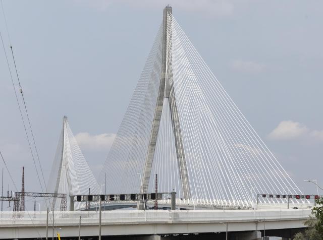 (260727) -- WINDSOR(CANADA), July 27, 2026 (Xinhua) -- The Gordie Howe International Bridge is seen from the Canadian side in Windsor, Ontario, Canada, on July 27, 2026. Canada on Monday opened a new international bridge linking Windsor, Ontario and Detroit, U.S., providing the newest and largest land border crossing with the United States despite escalating trade tensions between the two countries. (Photo by Zou Zheng/Xinhua)