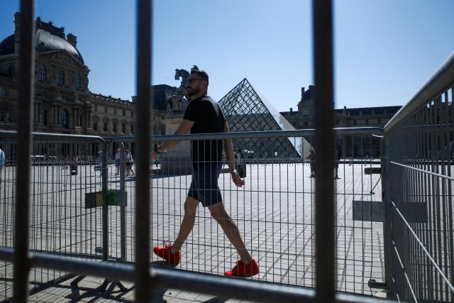 (260728) -- PARIS, July 28, 2026 (Xinhua) -- This photo taken on July 28, 2026 shows security barriers near the Louvre Museum in Paris, France. French Culture Minister Catherine Pegard unveiled an action plan for heritage institutions and cultural property conservation sites on Monday. The plan focuses on strengthening the security of museums in the face of increasingly organized thefts. (Xinhua/Wu Huiwo)