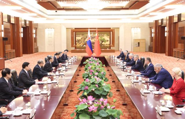 (260729) -- BEIJING, July 29, 2026 (Xinhua) -- Zhao Leji, chairman of the Standing Committee of the National People's Congress (NPC), meets with Slovak President Peter Pellegrini in Beijing, capital of China, July 29, 2026. (Xinhua/Pang Xinglei)