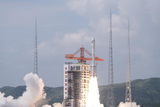 (260730) -- TAIYUAN, July 30, 2026 (Xinhua) -- A modified Long March-6 carrier rocket carrying new communication technology test satellites blasts off from the Taiyuan Satellite Launch Center in north China's Shanxi Province, July 30, 2026. The satellites were launched at 9:00 a.m. (Beijing Time) and entered their planned orbits successfully.
  They will be mainly used for services such as satellite communications, broadcasting and television, and data transmission, as well as to carry out related technology tests and verification.
  This was the 660th flight mission of the Long March carrier rocket series. (Photo by Wang Yapeng/Xinhua)