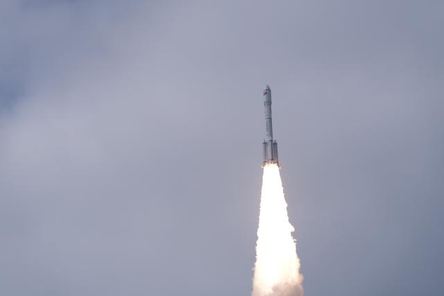 (260730) -- TAIYUAN, July 30, 2026 (Xinhua) -- A modified Long March-6 carrier rocket carrying new communication technology test satellites blasts off from the Taiyuan Satellite Launch Center in north China's Shanxi Province, July 30, 2026. The satellites were launched at 9:00 a.m. (Beijing Time) and entered their planned orbits successfully.
  They will be mainly used for services such as satellite communications, broadcasting and television, and data transmission, as well as to carry out related technology tests and verification.
  This was the 660th flight mission of the Long March carrier rocket series. (Photo by Wang Yapeng/Xinhua)