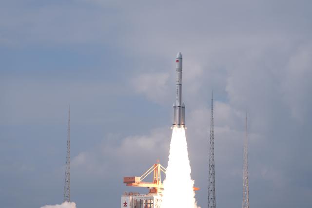 (260730) -- TAIYUAN, July 30, 2026 (Xinhua) -- A modified Long March-6 carrier rocket carrying new communication technology test satellites blasts off from the Taiyuan Satellite Launch Center in north China's Shanxi Province, July 30, 2026. The satellites were launched at 9:00 a.m. (Beijing Time) and entered their planned orbits successfully.
  They will be mainly used for services such as satellite communications, broadcasting and television, and data transmission, as well as to carry out related technology tests and verification.
  This was the 660th flight mission of the Long March carrier rocket series. (Photo by Wang Yapeng/Xinhua)