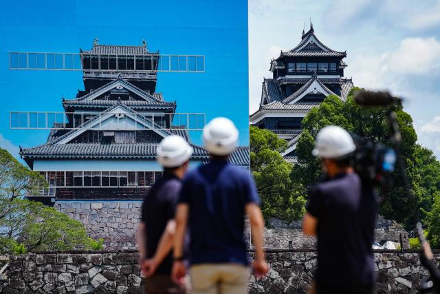 (260730) -- KUMAMOTO, July 30, 2026 (Xinhua) -- This photo taken on July 30, 2026 shows damaged Kumamoto Castle after an earthquake in Kumamoto Prefecture, Japan. Japanese Prime Minister Sanae Takaichi said Thursday that the death toll from the recent powerful earthquake in Kumamoto Prefecture has risen to 30. (Xinhua/Jia Haocheng)