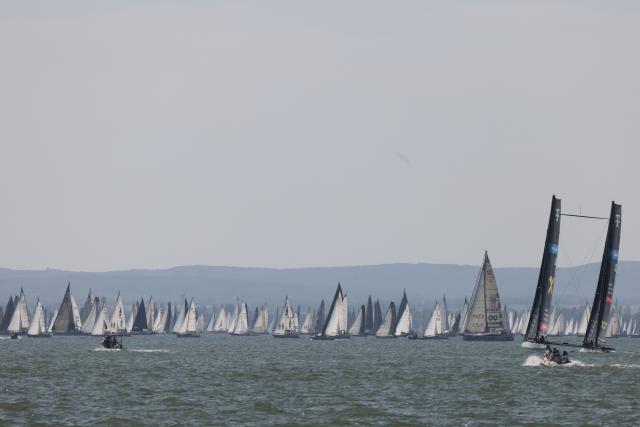 (260731) -- BALATONFURED, July 31, 2026 (Xinhua) -- Participants compete during the 58th Blue Ribbon Regatta race around Lake Balaton near Balatonfured, Hungary, on July 30, 2026. (Photo by Attila Volgyi/Xinhua)