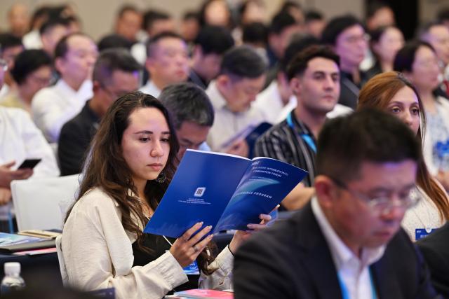 (260731) -- TIANJIN, July 31, 2026 (Xinhua) -- Guests attend the opening ceremony of the 2026 Haihe International Consumption Forum in Tianjin, north China, July 30, 2026.
  The 2026 Haihe International Consumption Forum kicked off here on Thursday, featuring key topics on unleashing the potential of domestic demand, upgrading the service industry, as well as innovating consummer business formats and scenarios.
  The 2026 China (Tianjin) Investment and Trade Fair was held on the sideline of the forum, showcasing premium products and industrial resources from home and abroad. (Xinhua/Li Ran)