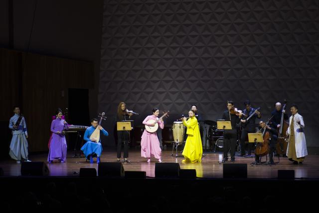(260731) -- RIO DE JANEIRO, July 31, 2026 (Xinhua) -- Musicians from China and Brazil perform during the "Colors of China" concert in Rio de Janeiro, Brazil, July 30, 2026. The concert was staged here on Thursday, marking the start of its tour performance at six cities in Brazil. (Photo by Daniel Ramalho/Xinhua)