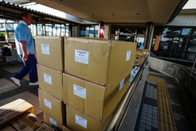 (260731) -- KUMAMOTO, July 31, 2026 (Xinhua) -- Relief materials are seen at a shelter in Kumamoto Prefecture, Japan, July 30, 2026. The death toll from a powerful earthquake that struck Japan's Kumamoto Prefecture has risen to 35, the prefectural government said Friday. (Xinhua/Jia Haocheng)