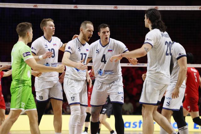(260802) -- NINGBO, Aug. 2, 2026 (Xinhua) -- Players of Slovenia celebrate during the 3rd-place match between Slovenia and Japan at the 2026 Volleyball Nations League (VNL) Men's Final Round in Ningbo, east China's Zhejiang Province, Aug. 2, 2026. (Photo by Suo Xianglu/Xinhua)