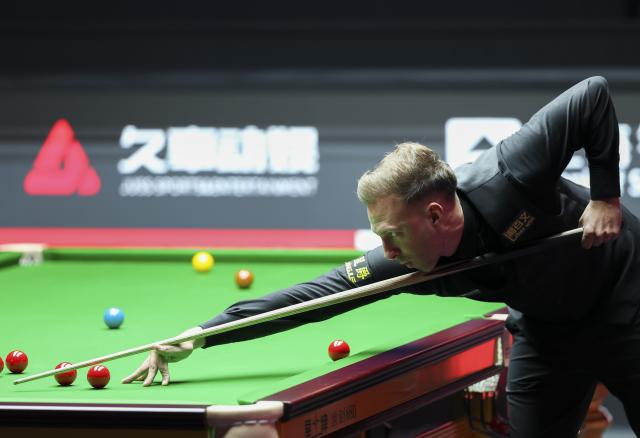 (260802) -- SHANGHAI, Aug. 2, 2026 (Xinhua) -- Judd Trump competes during the final match between Judd Trump of England and Kyren Wilson of England at the World Snooker Shanghai Masters 2026 in Shanghai, east China, Aug. 2, 2026. (Xinhua/Chen Haoming)