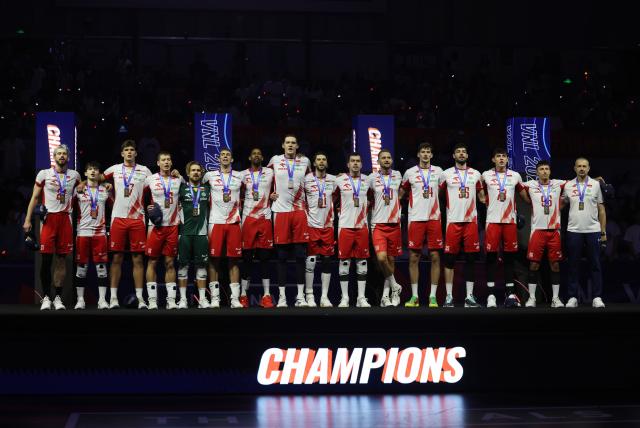 (260802) -- NINGBO, Aug. 2, 2026 (Xinhua) -- Champions team of Poland celebrate during the awarding ceremony after the final match between Poland and the United States at the 2026 Volleyball Nations League (VNL) Men's Final Round in Ningbo, east China's Zhejiang Province, Aug. 2, 2026. (Photo by Suo Xianglu/Xinhua)