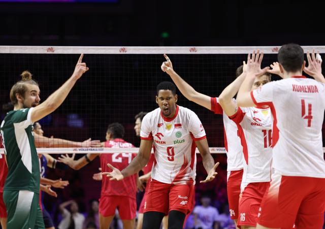 (260802) -- NINGBO, Aug. 2, 2026 (Xinhua) -- Players of Poland celebrate scoring during the final match between Poland and the United States at the 2026 Volleyball Nations League (VNL) Men's Final Round in Ningbo, east China's Zhejiang Province, Aug. 2, 2026. (Photo by Suo Xianglu/Xinhua)