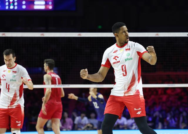 (260802) -- NINGBO, Aug. 2, 2026 (Xinhua) -- Wilfredo Leon Venero (R) of Poland celebrates scoring during the final match between Poland and the United States at the 2026 Volleyball Nations League (VNL) Men's Final Round in Ningbo, east China's Zhejiang Province, Aug. 2, 2026. (Photo by Suo Xianglu/Xinhua)