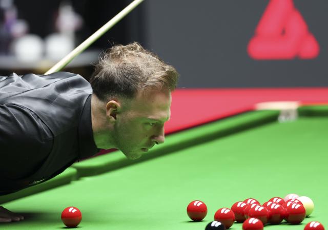 (260802) -- SHANGHAI, Aug. 2, 2026 (Xinhua) -- Judd Trump competes duing the final match between Judd Trump of England and Kyren Wilson of England at the World Snooker Shanghai Masters 2026 in Shanghai, east China, Aug. 2, 2026. (Xinhua/Chen Haoming)