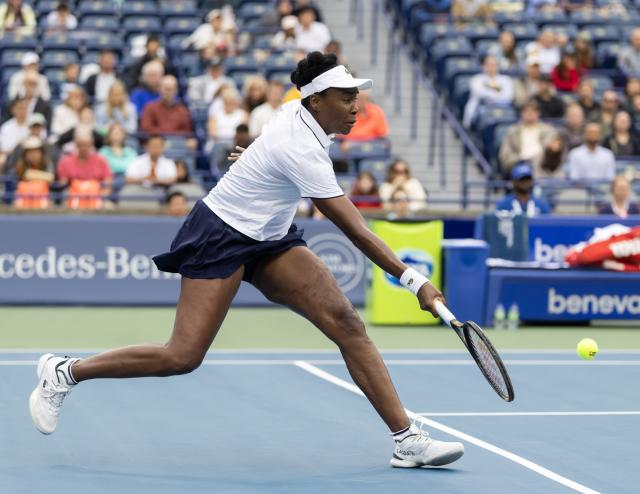 (260803) -- TORONTO, Aug. 3, 2026 (Xinhua) -- Venus Williams of the United States returns the ball during the first round of the women's singles match between Kamilla Rakhimova of Uzbekistan and Venus Williams of the United States at the 2026 National Bank Open tennis tournament in Toronto, Canada, Aug. 2, 2026. (Photo by Zou Zheng/Xinhua)