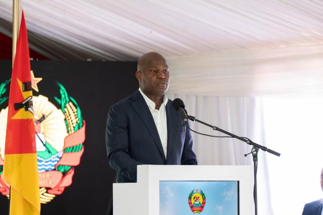 (260803) -- MAPUTO, Aug. 3, 2026 (Xinhua) -- Mozambican President Daniel Chapo addresses the groundbreaking ceremony for the China-aided National Surgical Center Project in Maputo, Mozambique, on Aug. 3, 2026.  A groundbreaking ceremony for the China-aided National Surgical Center Project was held on Monday in Maputo, the Mozambican capital.
   The complex will be built within Maputo Central Hospital, including one surgical center building and two utility buildings, with a total floor area of more than 20,000 square meters. (Photo by Mendes Mondlane/Xinhua)