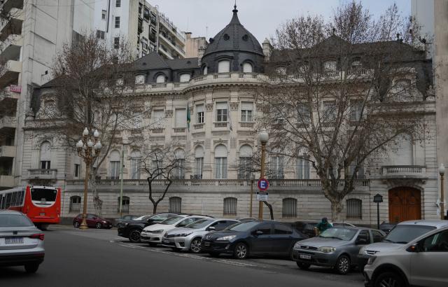 (260805) -- BUENOS AIRES, Aug. 5, 2026 (Xinhua) -- This photo taken on Aug. 5, 2026 shows the building of the Embassy of Brazil in Buenos Aires, Argentina. Brazil downgraded relations with Argentina to the charge d'affaires level on Tuesday. Argentina expressed regret over Brazil's decision later. (Xinhua/Zhang Duo)