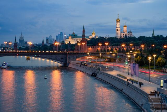 (260806) -- MOSCOW, Aug. 6, 2026 (Xinhua) -- This photo taken on July 11, 2026 shows a view of the Kremlin and the Moskva River in Moscow, Russia. (Xinhua/Feng Kaihua)