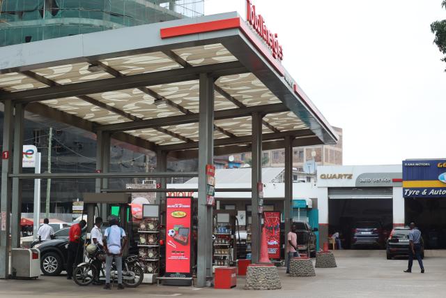 (260806) -- ACCRA, Aug. 6, 2026 (Xinhua) -- Photo taken on Aug. 6, 2026 shows a petrol station in Accra, Ghana. Ghana's annual inflation rate fell to 4.6 percent in July from 5.3 percent in June, marking the first slowdown in inflation since March, the Ghana Statistical Service (GSS) announced on Thursday. (Photo by Seth/Xinhua)