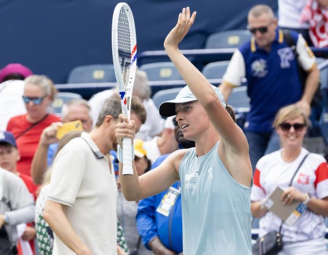 (260807) -- TORONTO, Aug. 7, 2026 (Xinhua) -- Iga Swiatek of Poland celebrates victory after the third round of the women's singles match between Viktorija Golubic of Switzerland and Iga Swiatek of Poland at the 2026 National Bank Open tennis tournament in Toronto, Canada, on Aug. 6, 2026. (Photo by Zou Zheng/Xinhua)