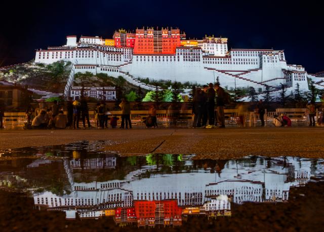 (260807) -- LHASA, Aug. 7, 2026 (Xinhua) -- This photo taken on Aug. 6, 2026 shows the Potala Palace in Lhasa, southwest China's Xizang Autonomous Region. (Xinhua/Tenzin Nyida)