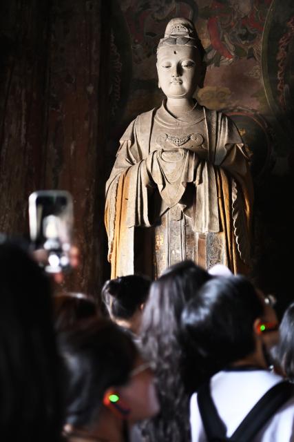 (260807) -- BEIJING, Aug. 7, 2026 (Xinhua) -- Tourists visit the Shanhua Temple in Datong, north China's Shanxi Province, June 25, 2026. (Xinhua/Hu Qiusi)