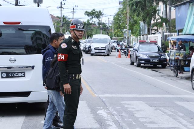 (260807) -- NONTHABURI , Aug. 7, 2026 (Xinhua) -- A military personnel works outside Debsirin Nonthaburi School in Nonthaburi province, Thailand, Aug. 7, 2026. Thai Prime Minister Anutin Charnvirakul said on Friday afternoon that eight people were confirmed dead, including the gunman and his grandparents, and over 30 people were injured, with nine in critical condition, as a gunman opened fire at a school and home in Nonthaburi province earlier the day.
Local police were notified around 10 a.m. local time after a gunman opened fire at Debsirin Nonthaburi School in the Bang Kruai district of Nonthaburi province on the northwestern outskirts of Bangkok.
Anutin also said such an incident must not be allowed to happen again, noting that the government will promote stricter gun control measures, and relevant departments must strengthen supervision of gun ownership situations. (Xinhua/Sun Weitong)