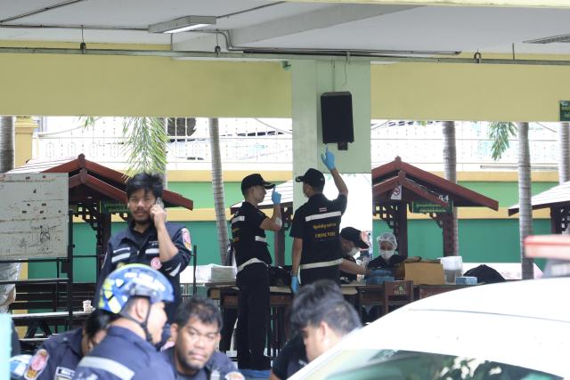 (260807) -- NONTHABURI , Aug. 7, 2026 (Xinhua) -- Police officers work at the building where the shooting occurred at Debsirin Nonthaburi School in Nonthaburi province, Thailand, Aug. 7, 2026. Thai Prime Minister Anutin Charnvirakul said on Friday afternoon that eight people were confirmed dead, including the gunman and his grandparents, and over 30 people were injured, with nine in critical condition, as a gunman opened fire at a school and home in Nonthaburi province earlier the day.
Local police were notified around 10 a.m. local time after a gunman opened fire at Debsirin Nonthaburi School in the Bang Kruai district of Nonthaburi province on the northwestern outskirts of Bangkok.
Anutin also said such an incident must not be allowed to happen again, noting that the government will promote stricter gun control measures, and relevant departments must strengthen supervision of gun ownership situations. (Xinhua/Sun Weitong)