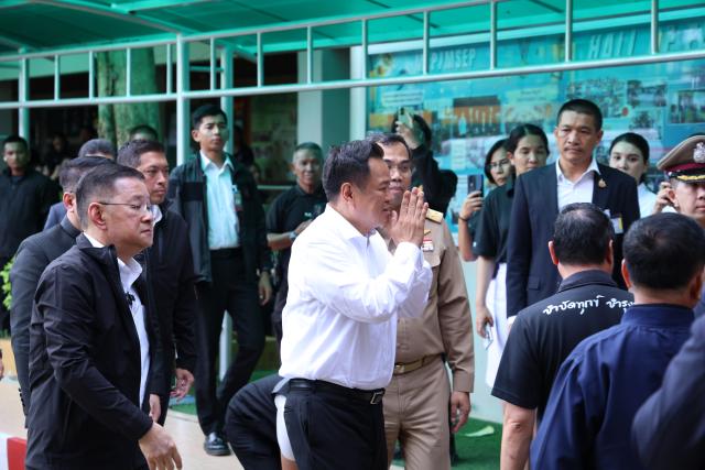 (260807) -- NONTHABURI , Aug. 7, 2026 (Xinhua) -- Thai Prime Minister Anutin Charnvirakul (C) arrives at Debsirin Nonthaburi School in Nonthaburi province, Thailand, Aug. 7, 2026. Thai Prime Minister Anutin Charnvirakul said on Friday afternoon that eight people were confirmed dead, including the gunman and his grandparents, and over 30 people were injured, with nine in critical condition, as a gunman opened fire at a school and home in Nonthaburi province earlier the day.
Local police were notified around 10 a.m. local time after a gunman opened fire at Debsirin Nonthaburi School in the Bang Kruai district of Nonthaburi province on the northwestern outskirts of Bangkok.
Anutin also said such an incident must not be allowed to happen again, noting that the government will promote stricter gun control measures, and relevant departments must strengthen supervision of gun ownership situations. (Xinhua/Sun Weitong)