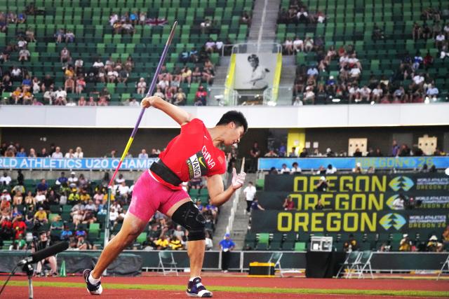 (260808) -- EUGENE, Aug. 8, 2026 (Xinhua) -- Yang Zhaoyi of China competes during men's javelin throw final at the 2026 World U20 Athletics Championships in Eugene, Oregon, the United States, Aug. 7, 2026. (Xinhua/Wu Xiaoling)