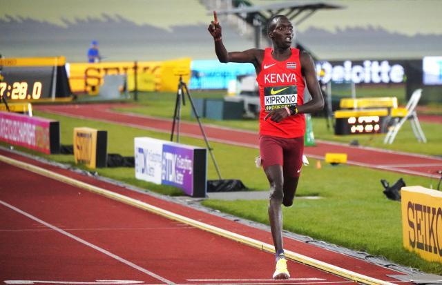 (260808) -- EUGENE, Aug. 8, 2026 (Xinhua) -- Emmanuel Kiprono of Kenya competes during men's 3000m final at the 2026 World U20 Athletics Championships in Eugene, Oregon, the United States, Aug. 7, 2026. (Xinhua/Wu Xiaoling)