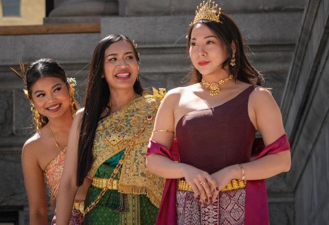 (260809) -- VANCOUVER, Aug. 9, 2026 (Xinhua) -- Models present traditional Thai costumes during the 2026 Thai Festival in Vancouver, British Columbia, Canada, Aug. 8, 2026. The annual Thai Festival featured traditional food, music, dance, crafts and cultural performances, highlighting Thailand's rich and vibrant culture. (Photo by Liang Sen/Xinhua)