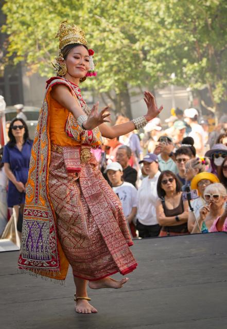 (260809) -- VANCOUVER, Aug. 9, 2026 (Xinhua) -- A performer presents traditional Thai dance during the 2026 Thai Festival in Vancouver, British Columbia, Canada, Aug. 8, 2026. The annual Thai Festival featured traditional food, music, dance, crafts and cultural performances, highlighting Thailand's rich and vibrant culture. (Photo by Liang Sen/Xinhua)