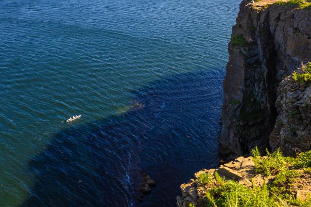 (260809) -- VLADIVOSTOK, Aug. 9, 2026 (Xinhua) -- This photo taken on Aug. 8, 2026 shows a view of Cape Tobizina in Vladivostok, Russia. Located at the southernmost tip of Russky Island in Vladivostok, Cape Tobizina is a popular tourist destination. (Photo by Andrey Matveenko/Xinhua)