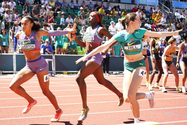 (260810) -- EUGENE, Aug. 10, 2026 (Xinhua) -- Taylor-Nicole Overton, Clara Adams, Ashtyn Lewis and Olivia Harris (From L to R) of the United States celebrate after the women's 4X400m relay final at the 2026 World U20 Athletics Championships in Eugene, Oregon, the United States, Aug. 9, 2026. (Xinhua/Wu Xiaoling)