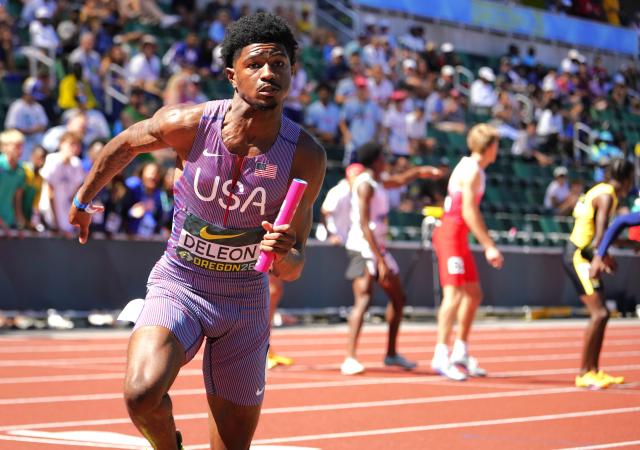 (260810) -- EUGENE, Aug. 10, 2026 (Xinhua) -- Jayden Deleon of the United States competes during the men's 4X400m relay final at the 2026 World U20 Athletics Championships in Eugene, Oregon, the United States, Aug. 9, 2026. (Xinhua/Wu Xiaoling)