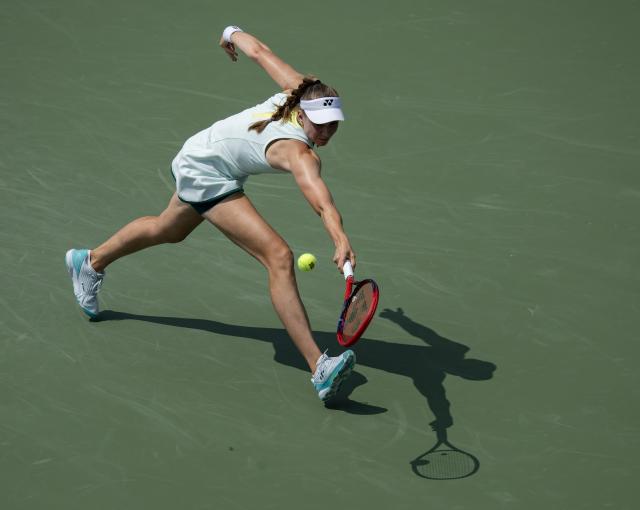(260810) -- TORONTO, Aug. 10, 2026 (Xinhua) -- Elena Rybakina of Kazakhstan returns the ball during the women's singles round of 16 match between Liudmila Samsonova of Russia and Elena Rybakina of Kazakhstan at the 2026 National Bank Open tennis tournament in Toronto, Canada, on Aug. 9, 2026. (Photo by Zou Zheng/Xinhua)