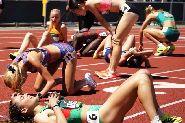 (260810) -- EUGENE, Aug. 10, 2026 (Xinhua) -- Athletes react after the women's 1500m final at the 2026 World U20 Athletics Championships in Eugene, Oregon, the United States, Aug. 9, 2026. (Xinhua/Wu Xiaoling)