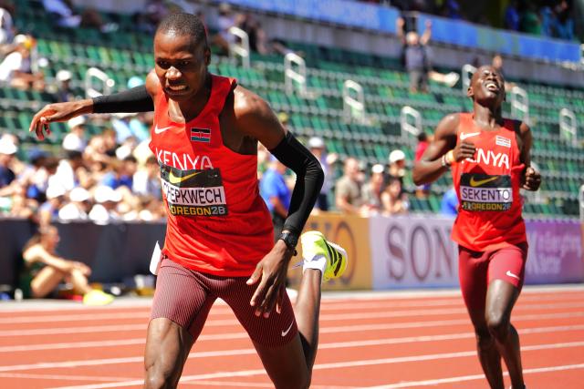 (260810) -- EUGENE, Aug. 10, 2026 (Xinhua) -- Wilson Chepkwech (L) of Kenya crosses the finish line to win the gold medal in the men's 1500m final at the 2026 World U20 Athletics Championships in Eugene, Oregon, the United States, Aug. 9, 2026. (Xinhua/Wu Xiaoling)