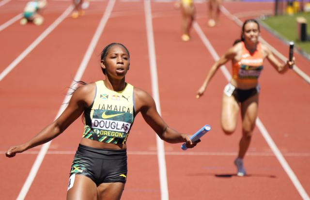 (260810) -- EUGENE, Aug. 10, 2026 (Xinhua) -- Shanoya Mikalia Douglas (From L to R) of team Jamaica crosses the finish line to win the gold medal of the women's 4X100m relay final at the 2026 World U20 Athletics Championships in Eugene, Oregon, the United States, Aug. 9, 2026. (Xinhua/Wu Xiaoling)
