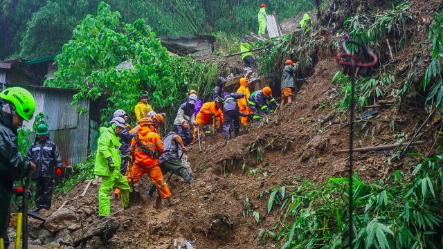 (260810) -- BAGUIO, Aug. 10, 2026 (Xinhua) -- Rescuers conduct search and rescue operations at the site of a landslide in Baguio City, the Philippines, Aug. 10, 2026.
  Four people were killed and six others missing after a landslide buried three houses in Baguio City in northern Philippines, local media reported on Monday.
  The landslide struck at around 7 p.m. local time Sunday in Riverside, Barangay Guisad Surong, Baguio City, burying 13 people. As of Monday morning, seven had been pulled from the debris, according to the police. (Baguio Public Information Office/Handout via Xinhua)