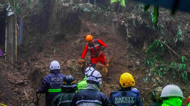 (260810) -- BAGUIO, Aug. 10, 2026 (Xinhua) -- Rescuers conduct search and rescue operations at the site of a landslide in Baguio City, the Philippines, Aug. 10, 2026.
  Four people were killed and six others missing after a landslide buried three houses in Baguio City in northern Philippines, local media reported on Monday.
  The landslide struck at around 7 p.m. local time Sunday in Riverside, Barangay Guisad Surong, Baguio City, burying 13 people. As of Monday morning, seven had been pulled from the debris, according to the police. (Baguio Public Information Office/Handout via Xinhua)