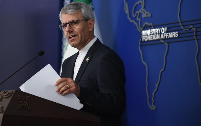 (260810) -- TEHRAN, Aug. 10, 2026 (Xinhua) -- Iranian Foreign Ministry spokesman Esmaeil Baghaei speaks at a weekly press conference in Tehran, Iran, Aug. 10, 2026. Fees should be charged for maritime services provided in the Strait of Hormuz, Baghaei said on Monday.
  He made the remarks at a weekly press conference in response to a question about whether fees for maritime services had been discussed during negotiations between Iran and Oman on the designation of a new route in the waterway. (Xinhua/Shadati)